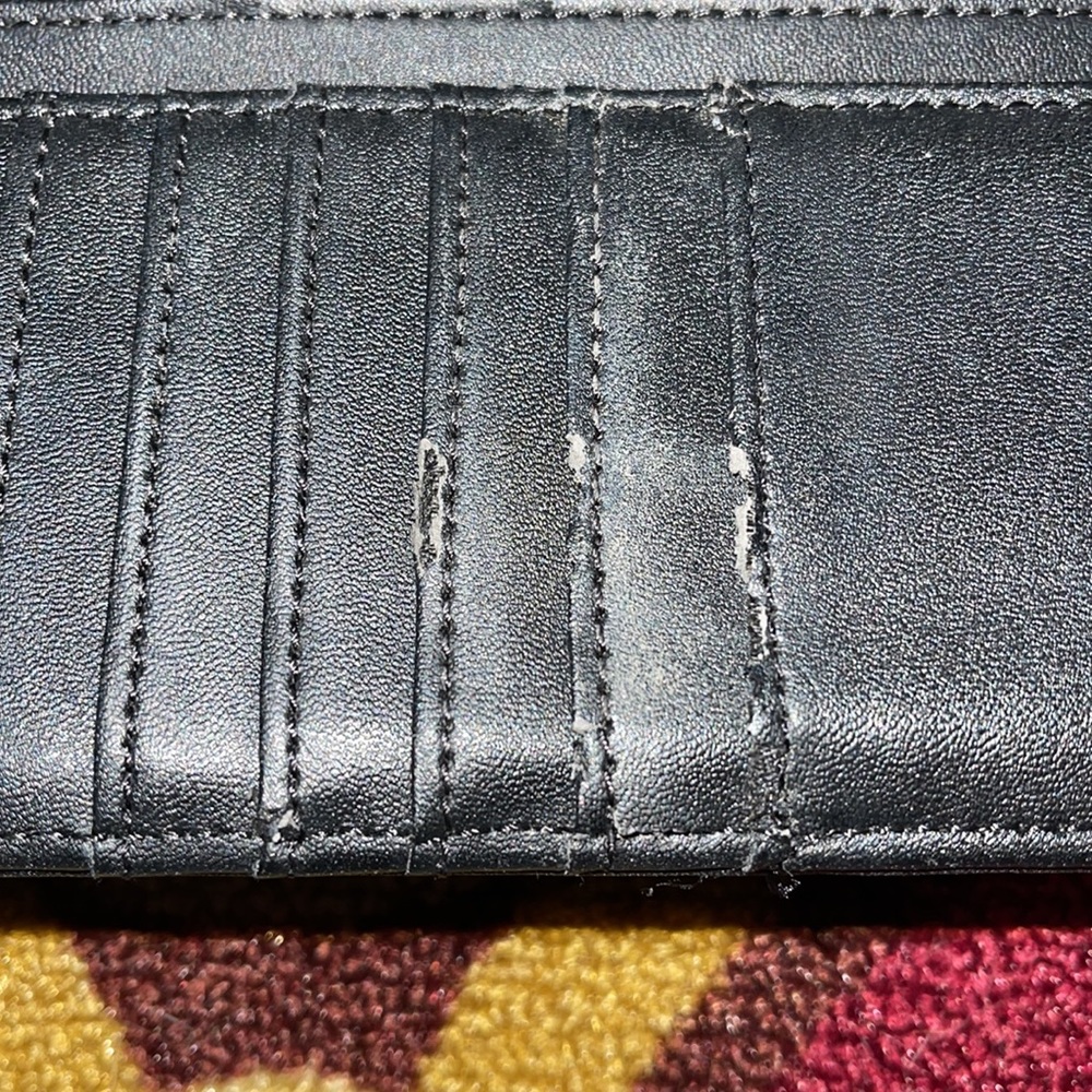 Black Guess Wallet - Picture 4 of 5